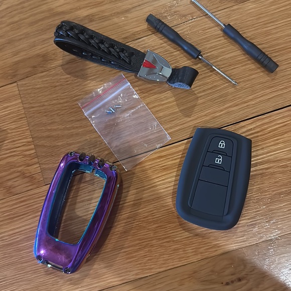 Toyota Key Fob Holder Case in Chrome NEW - Picture 4 of 8
